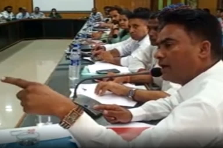 Ruckus in Zilla Parishad meeting in Chittorgarh, Chandrabhan Singh allegations on vigilance amount