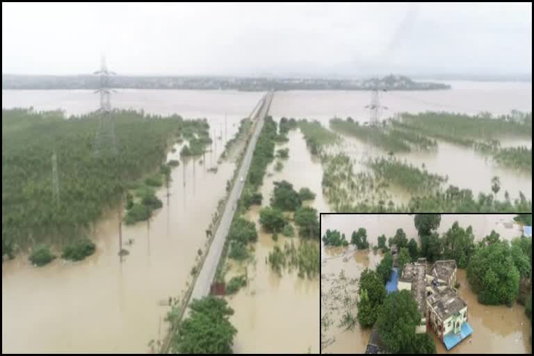 The Godavari in spate at Bhadrachalam