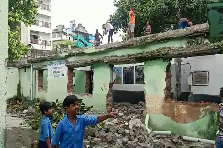 Dr  BR Ambedkar School dilapidated building