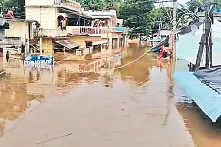 గోదావరి మహోగ్రరూపం