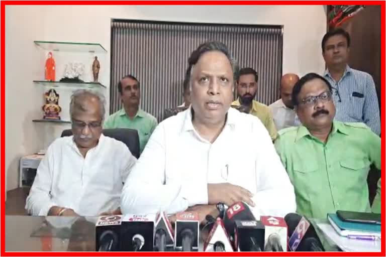 BJP leader Ashish Shelar