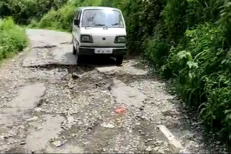 Road in karsog