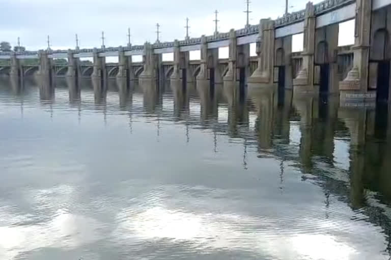 just-half-a-feet-left-for-mettur-dam-to-reach-full-capacity