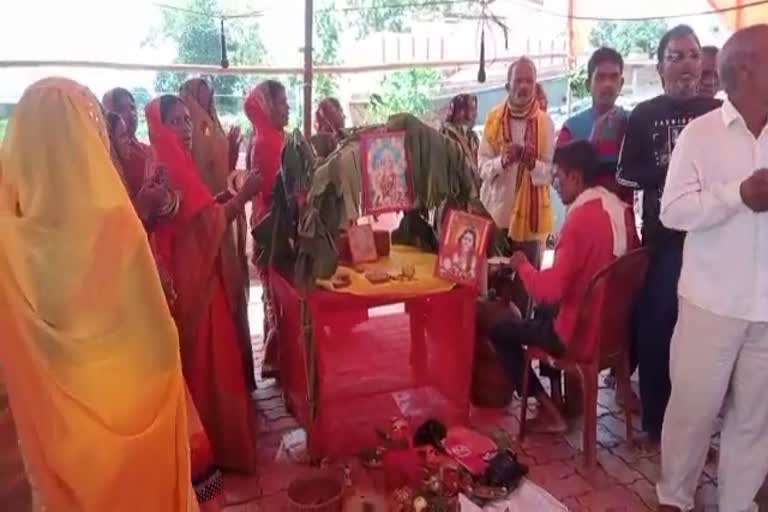 farmers 12 hours of Akhand Kirtan for good rain In Giridih