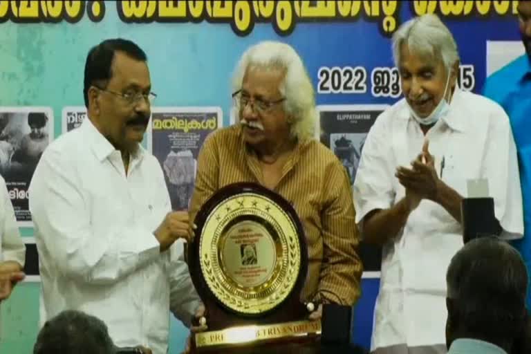 Adoor Gopalakrishnan against Central Government  തുറന്നടിച്ച് അടൂര്‍  കേന്ദ്ര സര്‍ക്കാര്‍ എന്നെ ശത്രുവായി കാണുന്നു  അടൂരിന്‍റെ സിനിമാ ജീവിതം  ഗോവ ഗവര്‍ണര്‍ പിഎസ് ശ്രീധരന്‍ പിളള