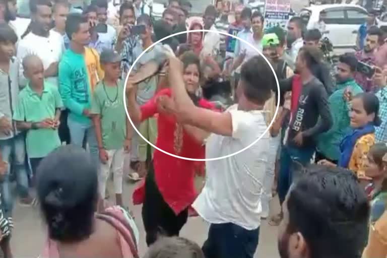 Snatcher Beaten By Woman In Sonipat