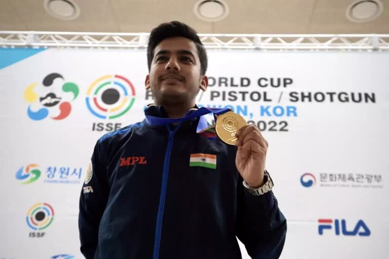 ISSF World Cup  Aishwary Tomar  Aishwary Tomar wins gold in Changwon Shooting World Cup  Aishwary Pratap Singh  Zalan Peklar  Aishwary Tomar beat Zalan Peklar  സാലന്‍ പെക്ലാര്‍