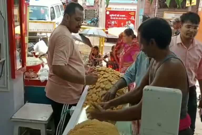 Sale of peda in full swing at Shravani Mela in Deoghar