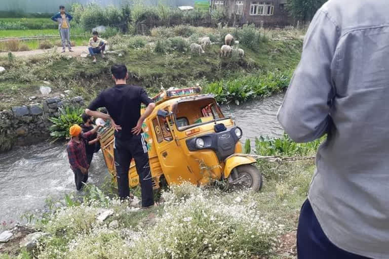 کوکرناگ میں سڑک حادثہ، ایک شخص ہلاک