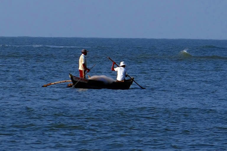 TN: Rameswaram fishermen rescue 2 Sri Lankan fishermen