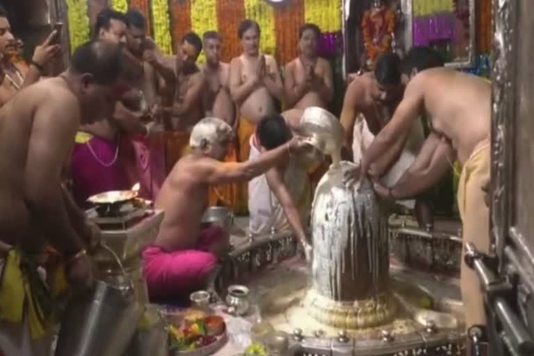 crowd of devotees gathered in mahakal temple