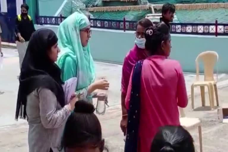hijab wearing student got entry