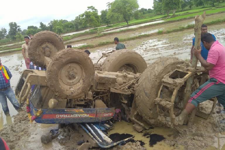 Tractor overturns one dead in Balod Dharampura