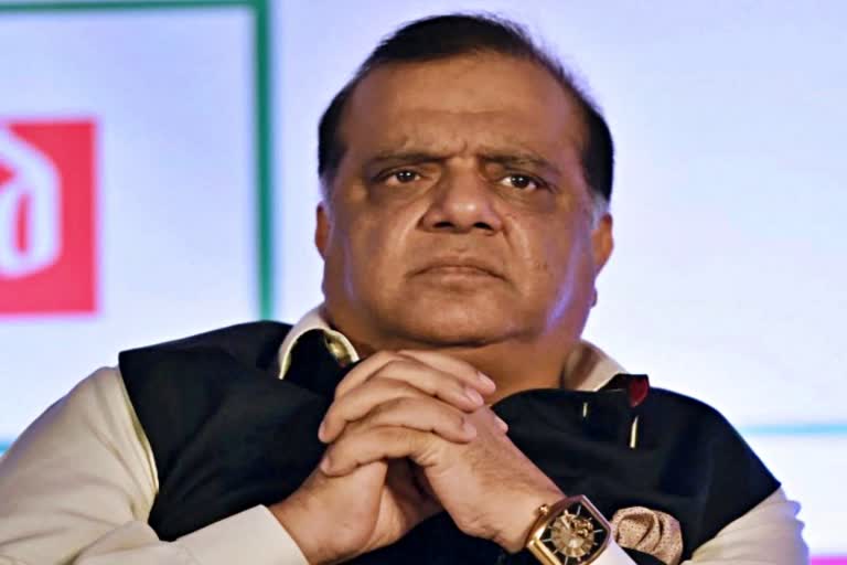 Narinder Batra  Former IOA president  CBI raids  केन्द्रीय अन्वेषण ब्यूरो  सीबीआई  भारतीय ओलंपिक संघ  आईओए  पूर्व अध्यक्ष  नरिंदर बत्रा