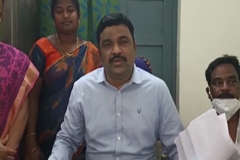 collector ranjith basha fires on SE over diarrhea cases in tempally at krishna district