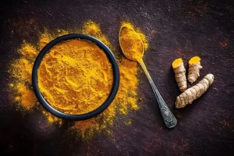 Turmeric Facts: କଳା ଧଳା ରଙ୍ଗର ରହିଛି ହଳଦୀ, ଅନେକ ଗୁଣରେ ପରିପୂର୍ଣ୍ଣ