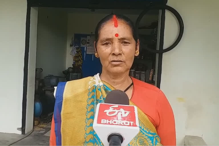 54-year-old woman runs tyre repair shop in Nainital, inspires many