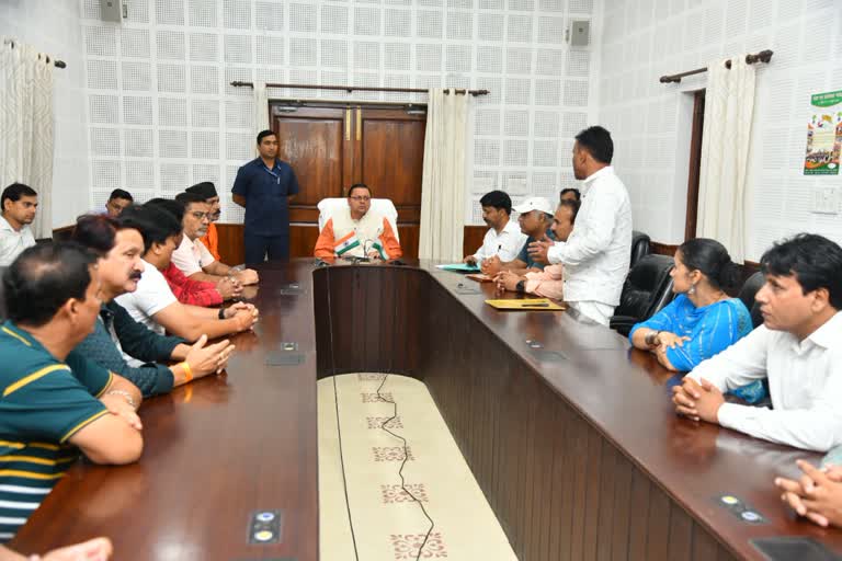 CM dhami met film makers of uttarakhand