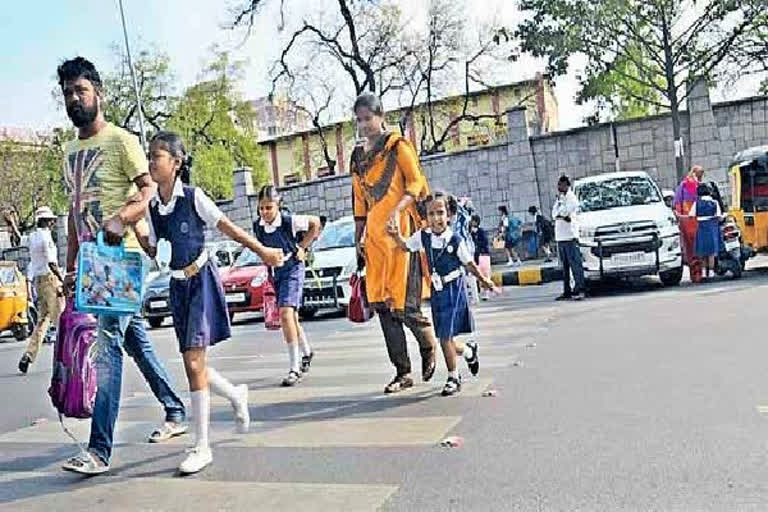 Road crossing at schools