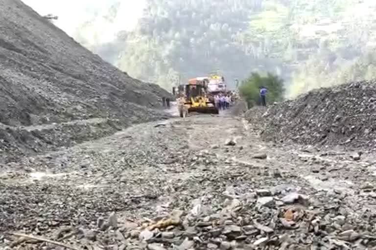 Traffic Restored on Sgr – Jammu Highway: سرینگر - جموں شاہراہ ٹریفک کے لیے بحال