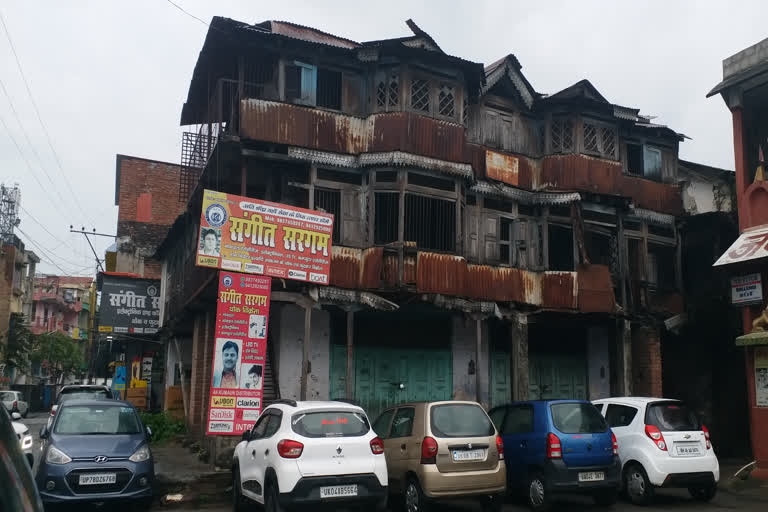 dilapidated buildings in Haldwani