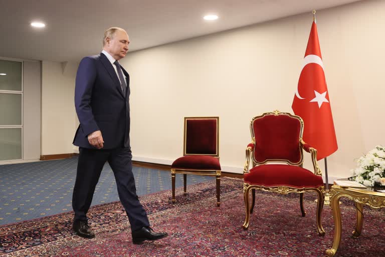 Putin left waiting by Turkish counterpart Erdogan Ahead Of Tehran Talks