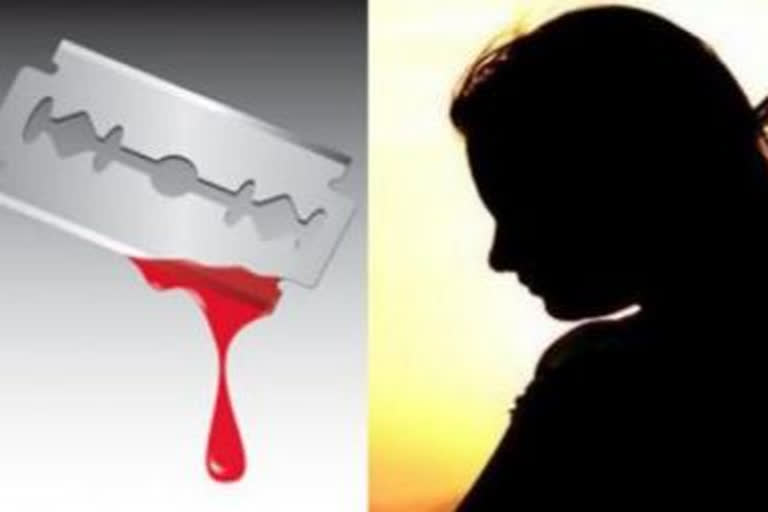 man cut a women throat with blade for not answering his call