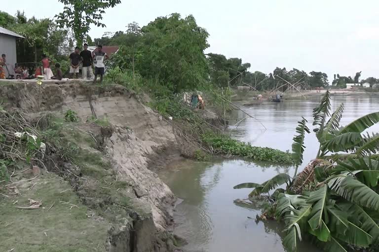 Allegation of corruption in distribution of flood relief in Jania