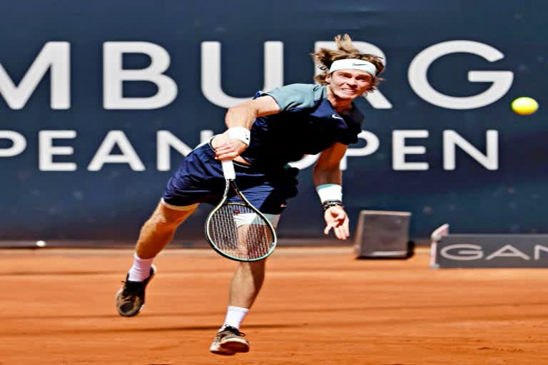 tennis news  Hamburg European Open  Andrey Rublev  Borna Coric  reaches quarters  एंड्री रुबलेव  हैम्बर्ग यूरोपीय ओपन  रिकार्डस बेरंकिस