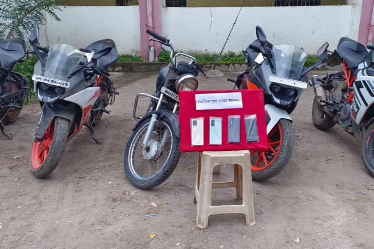 police arrested two youth for stealing motorcycles in jalana and pune