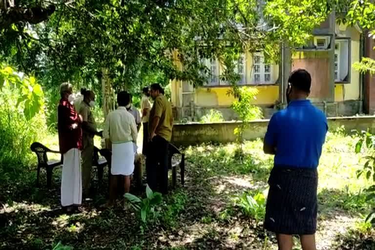 man found dead in vaikom kottayam  കോട്ടയം വൈക്കം മധ്യവയസ്‌കൻ മരണം  ആൾതാമസമില്ലാത്ത വീടിന് പുറകിൽ മധ്യവയസ്‌കൻ മരിച്ച നിലയിൽ  മധ്യവയസ്‌കനെ മരിച്ച നിലയിൽ കണ്ടെത്തി  middle aged man found dead behind an abandoned house