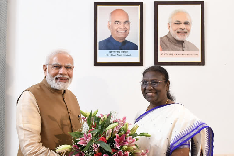 PM Modi JP Nadda arrive at Draupadi Murmu's residence congratulate her