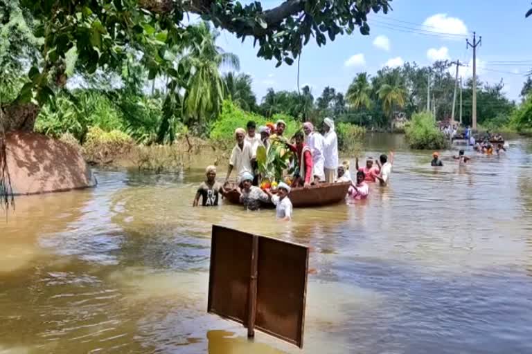 Villagers Who Carried The Body On The Raft