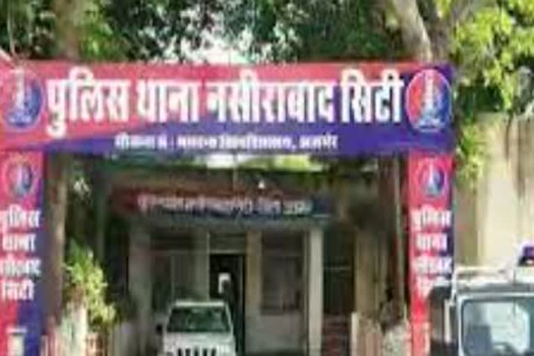 ट्रक कंटेनर से अवैध अंग्रेजी शराब की 490  पेटियां बरामद