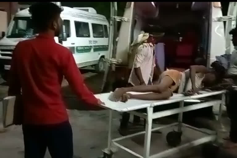 five kanwariya died in hathras road accident two injured