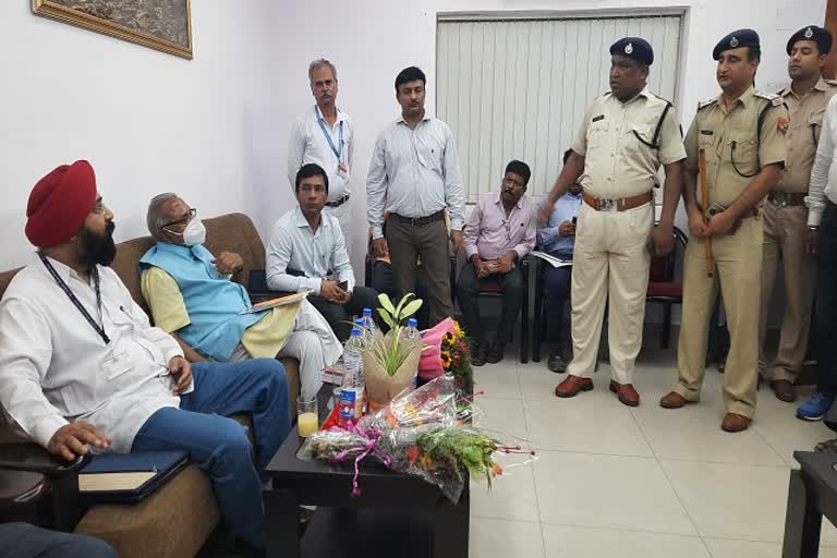 passenger-service-committee-team-inspected-tatanagar-railway-station