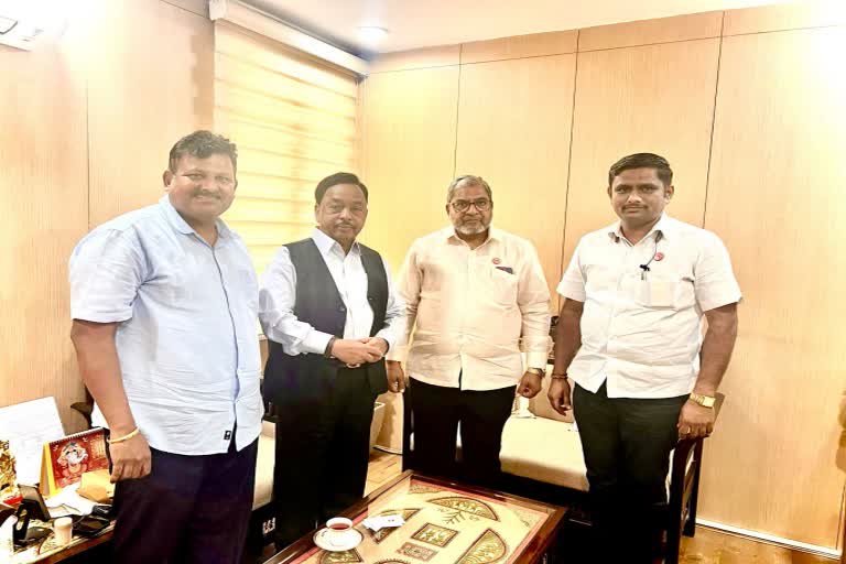 Raju Shetty meets Narayan Rane