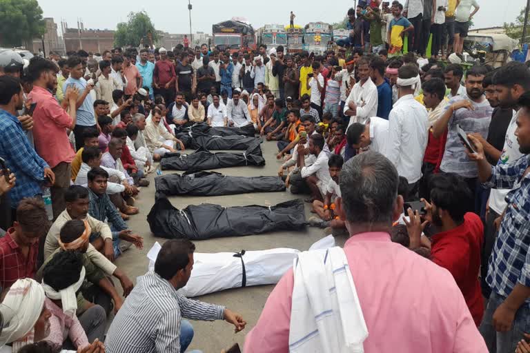 Kanwar devotees dead after hit by truck