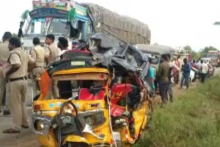 Andhra Pradesh: Five family members dead in road accident