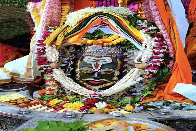 Ujjain Mahakaleshwar temple Baba Mahakal makeup on 25 July 2022