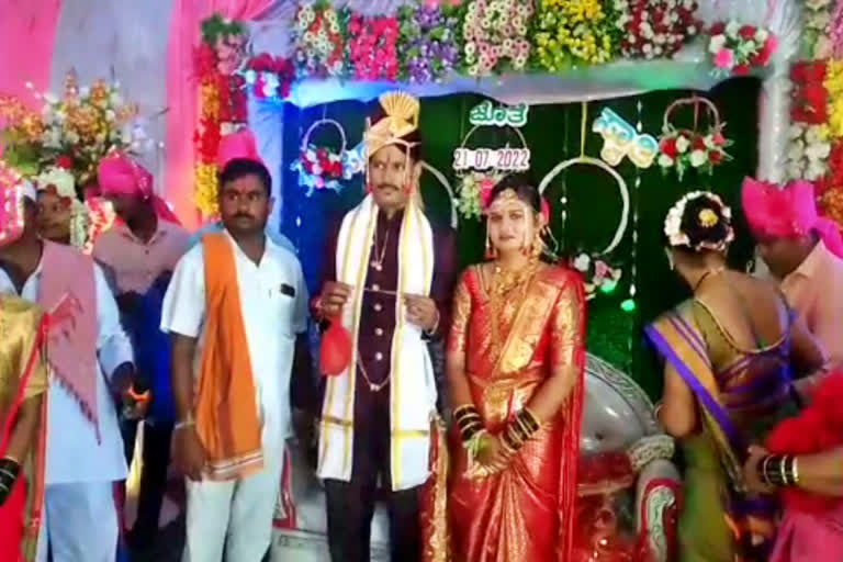 deaf and dumb couple got married in Belagavi, Different marriage in Chikkodi, Belagavi marriage news, deaf and dumb couple marriage news, ಬೆಳಗಾವಿಯಲ್ಲಿ ಕಿವುಡ ಮತ್ತು ಮೂಗ ಜೋಡಿ ಮದುವೆ, ಚಿಕ್ಕೋಡಿಯಲ್ಲಿ ಅಪರೂಪದ ಮದುವೆ, ಬೆಳಗಾವಿ ಮದುವೆ ಸುದ್ದಿ, ಕಿವುಡ ಮತ್ತು ಮೂಗ ಜೋಡಿ ಮದುವೆ ಸುದ್ದಿ,