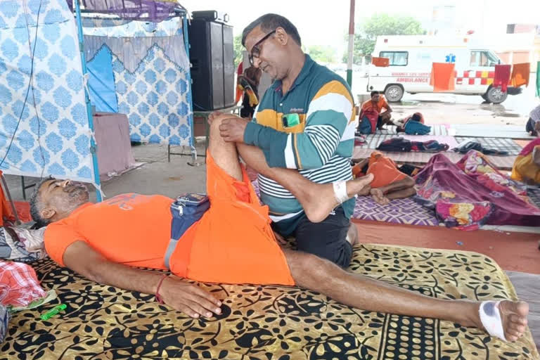 Muslim Acupressure Therapist serving Kanwariyas for last over two decades