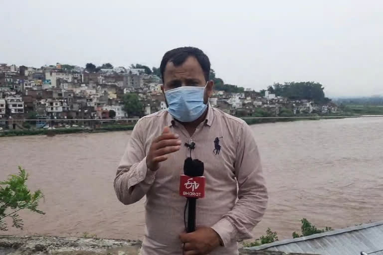 جموں و کشمیر میں مطلع ابر آلود ، ہلکی بارش کا امکان