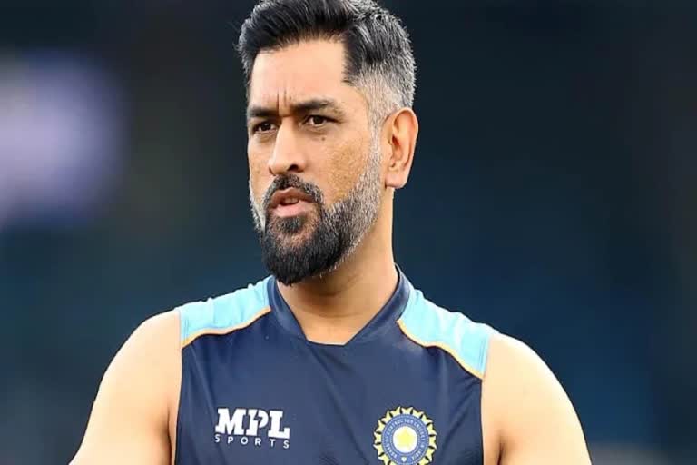 SC stays arbitral proceedings between Dhoni and Amrapali group over commercial dispute  ms Dhoni  Amrapali group  ms Dhoni case  supreme court on ms dhoni Amrapali group case  ധോണിയും അമ്രപാലി ഗ്രൂപ്പും തമ്മിലുള്ള മധ്യസ്ഥ നടപടികൾ സുപ്രീം കോടതി സ്റ്റേ ചെയ്തു  എംഎസ്‌ ധോണി  അമ്രപാലി ഗ്രൂപ്പ്