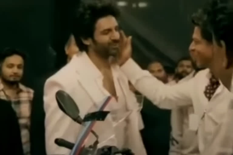 kartik aaryan shah rukh khan viral video