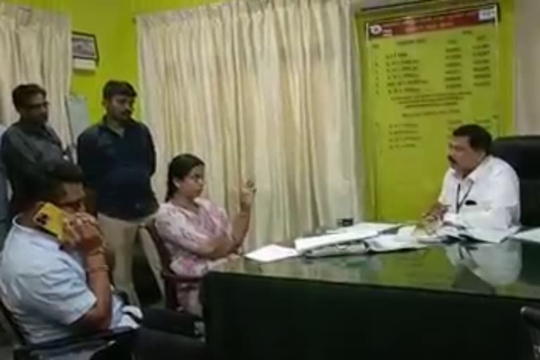 Lakshmi Hebbalkar took the Transport Commissioner to task