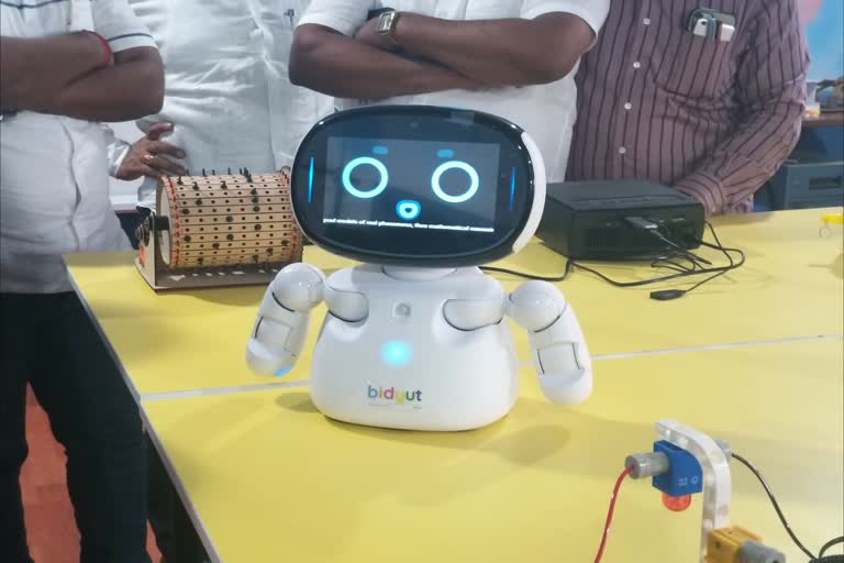 robot Teacher in Karnataka school