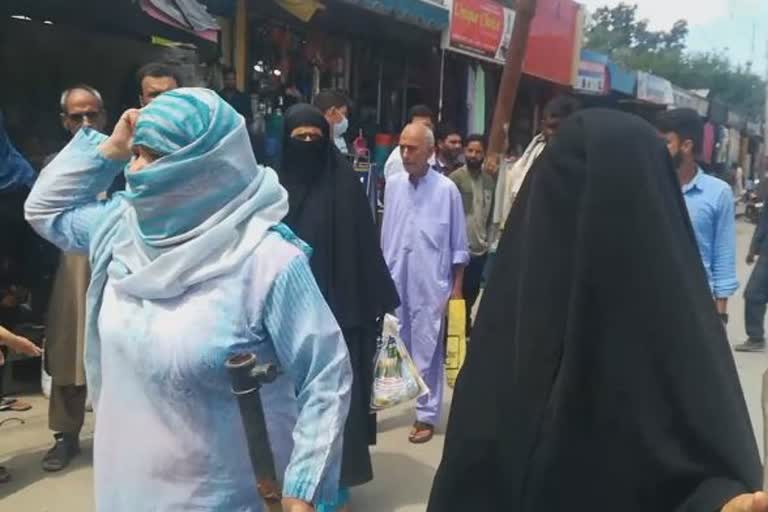 سوپور میں محکمہ جل شکتی کے خلاف خواتین کا احتجاجی مظاہرہ