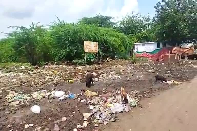 waste stored near kalaburagi main circle