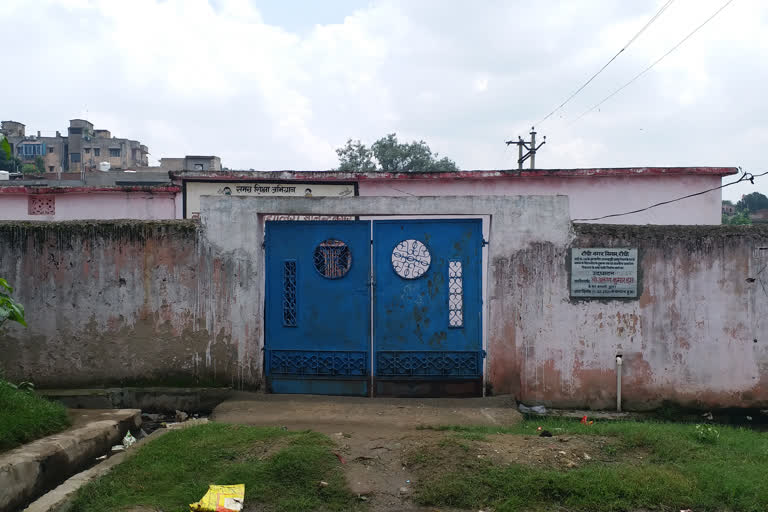 death due to lightning in Jharkhand increased more than half of schools not have lightning rod